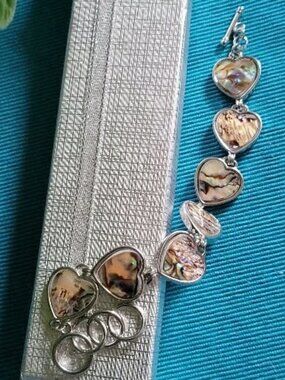 Pearlized Silver Heart Bracelet